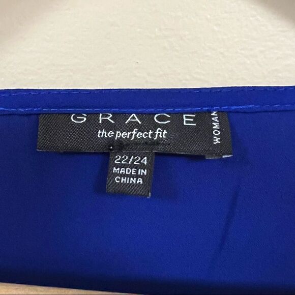 👠Grace Woman royal blue top with sequined accent 22/24 - Picture 5 of 6